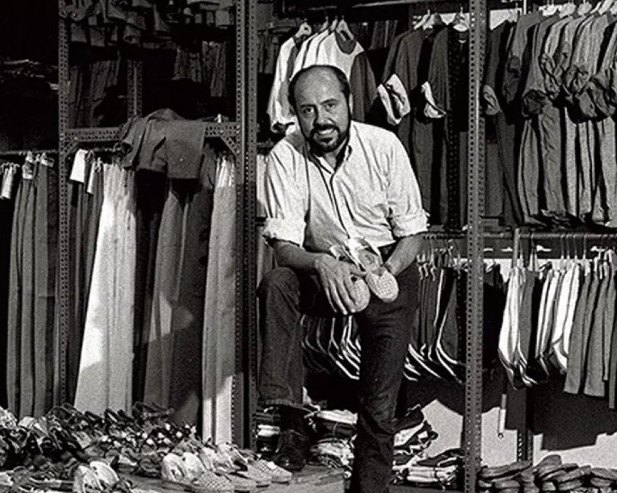 Elio Fiorucci surrounded by his designs
